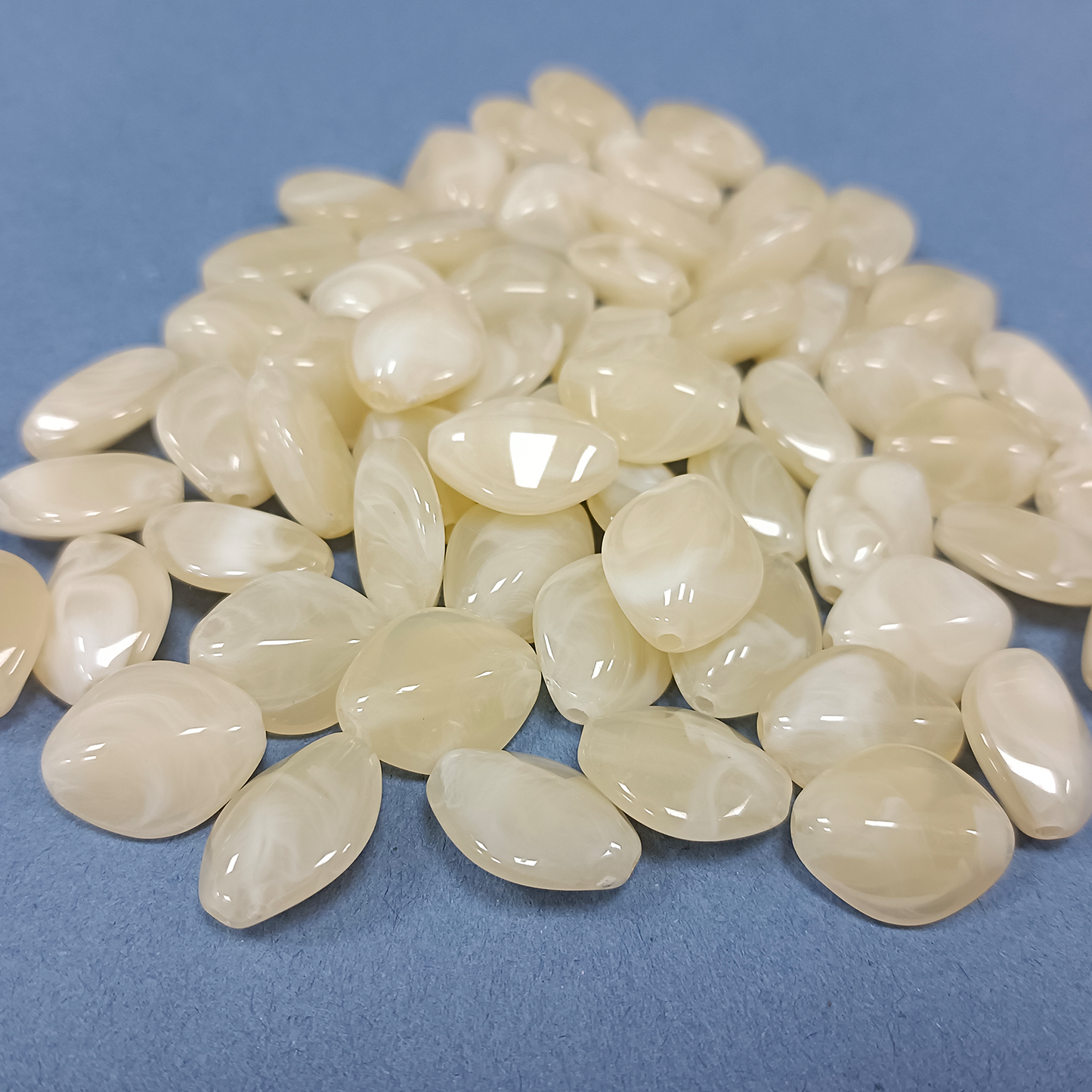 ACRYLIC BEADS PER PAIR